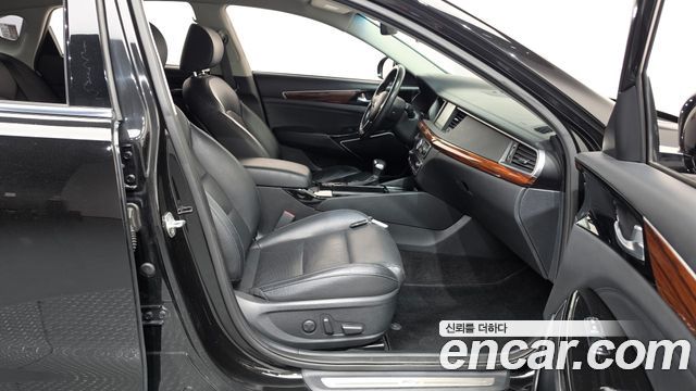 Kia K7 2017 — photo 11