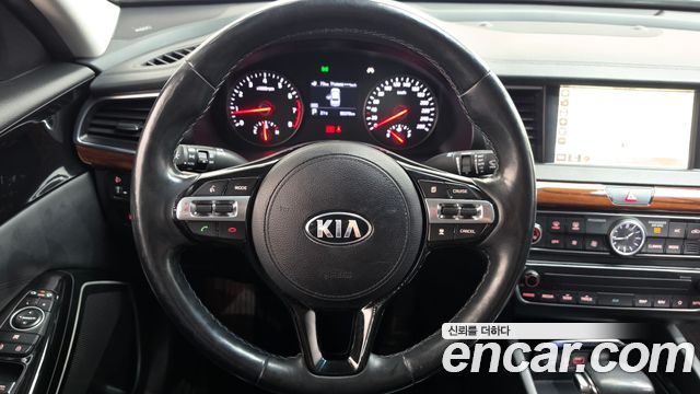 Kia K7 2017 — photo 15