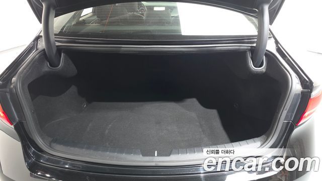 Kia K7 2017 — photo 18