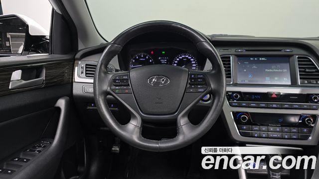 Hyundai Sonata 2015 — photo 18