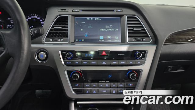 Hyundai Sonata 2015 — photo 19