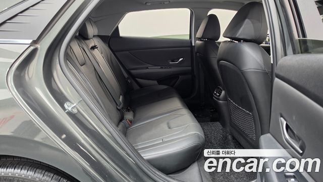 Hyundai AVANTE 2021 — photo 17
