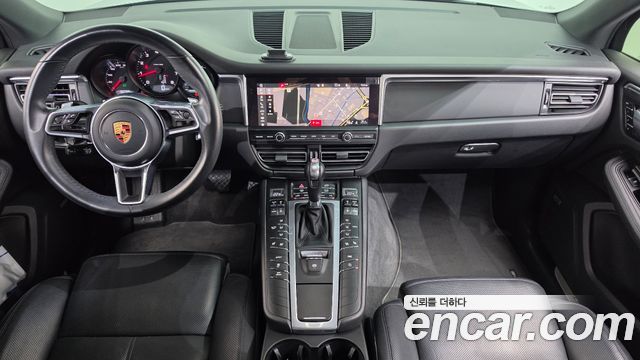 Porsche Macan 2019 — photo 10