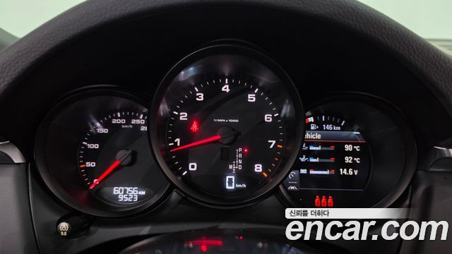 Porsche Macan 2019 — photo 11