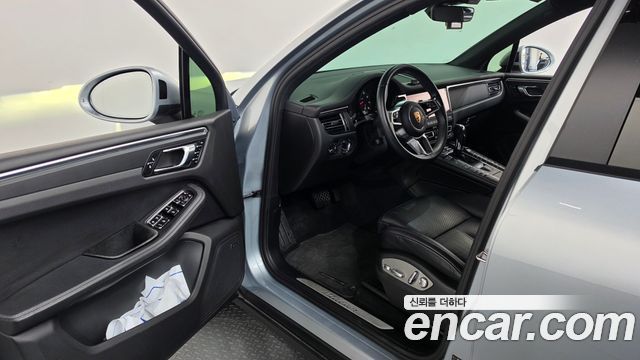 Porsche Macan 2019 — photo 13