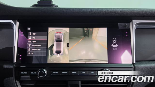 Porsche Macan 2019 — photo 20