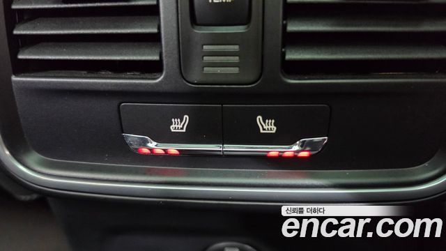 Porsche Macan 2019 — photo 25