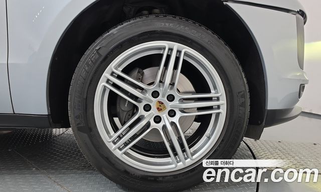 Porsche Macan 2019 — photo 7