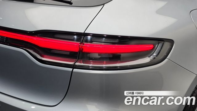 Porsche Macan 2019 — photo 9