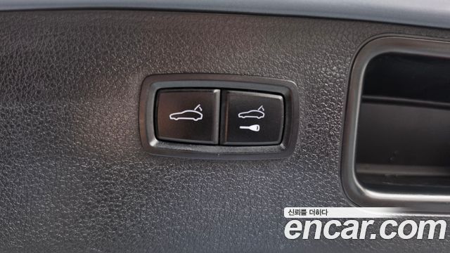 Porsche Macan 2019 — photo 27