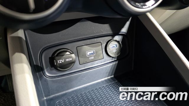 Hyundai Venue 2020 — photo 19
