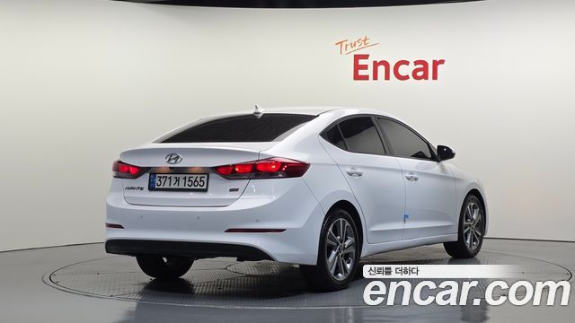 Hyundai AVANTE 2017 — photo 2