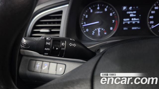 Hyundai AVANTE 2017 — photo 14