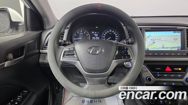 Hyundai AVANTE 2017 — photo 15