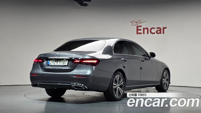 Mercedes-Benz E-Class 2021 — photo 2