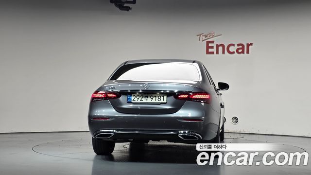 Mercedes-Benz E-Class 2021 — photo 4