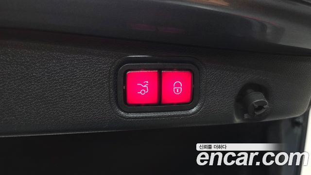 Mercedes-Benz E-Class 2021 — photo 26