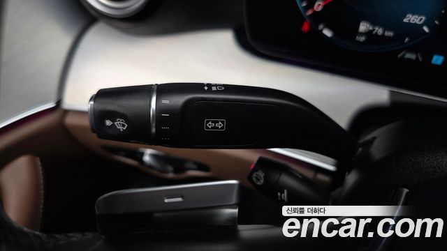 Mercedes-Benz E-Class 2021 — photo 30