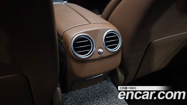 Mercedes-Benz E-Class 2021 — photo 35