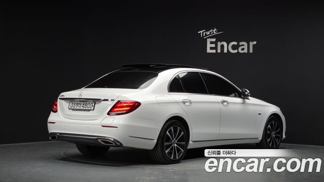 Mercedes-Benz E-Class 2019 — photo 2