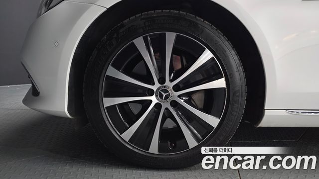 Mercedes-Benz E-Class 2019 — photo 5