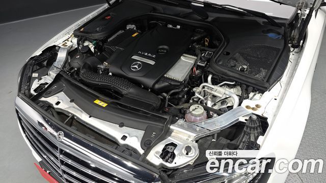 Mercedes-Benz E-Class 2019 — photo 6
