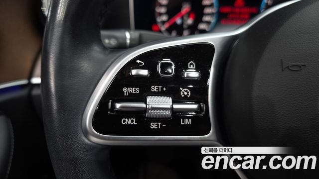 Mercedes-Benz E-Class 2019 — photo 17
