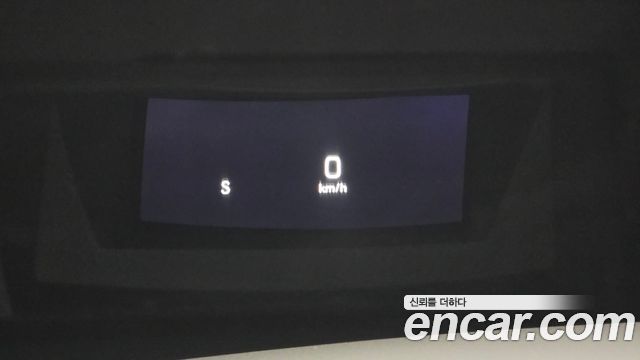 Mercedes-Benz E-Class 2019 — photo 18