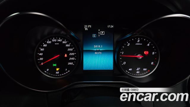 Mercedes-Benz C-Class 2019 — photo 11