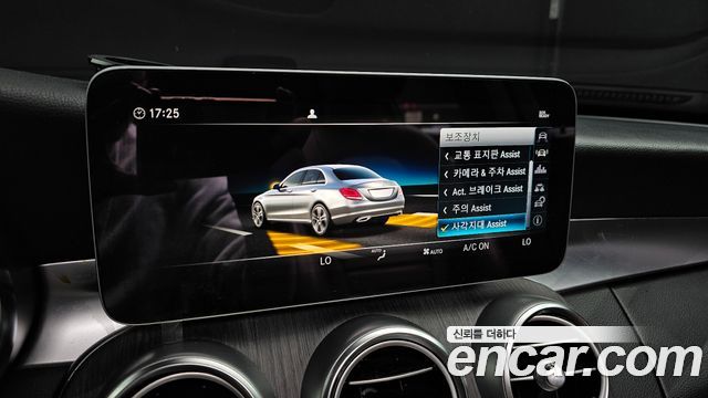Mercedes-Benz C-Class 2019 — photo 22