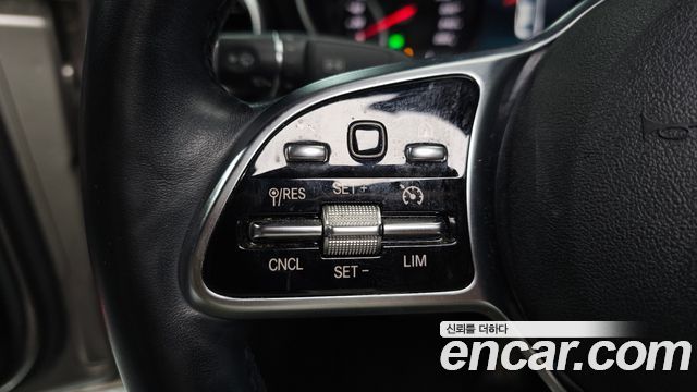 Mercedes-Benz C-Class 2019 — photo 24