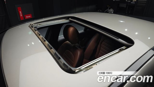 Mercedes-Benz C-Class 2019 — photo 25
