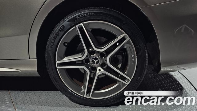 Mercedes-Benz C-Class 2019 — photo 7