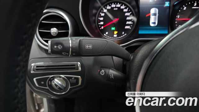 Mercedes-Benz C-Class 2019 — photo 29