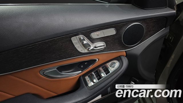 Mercedes-Benz C-Class 2019 — photo 30