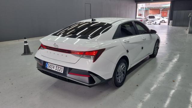 Hyundai AVANTE 2025 — photo 2