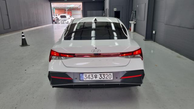 Hyundai AVANTE 2025 — photo 4