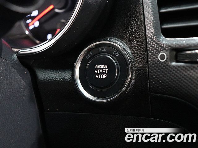 Kia K3 2016 — photo 9