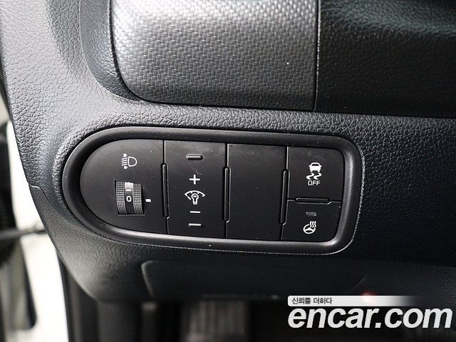 Kia K3 2016 — photo 13