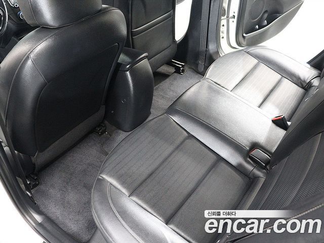 Kia K3 2016 — photo 17