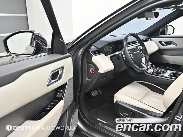 Land Rover Range Rover Velar 2018 — photo 11
