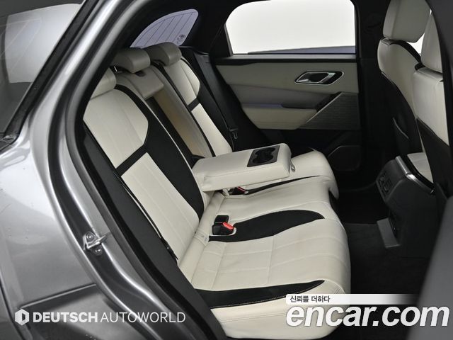 Land Rover Range Rover Velar 2018 — photo 12