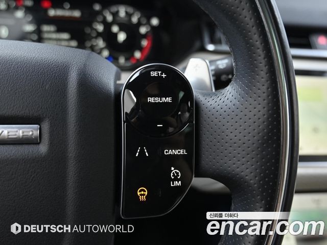 Land Rover Range Rover Velar 2018 — photo 17