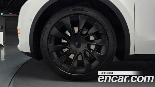 Tesla Model Y 2021 — photo 5