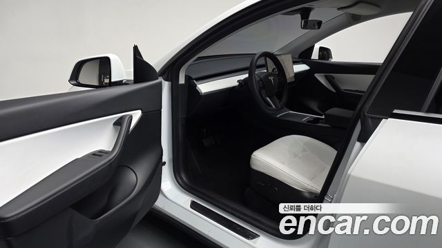 Tesla Model Y 2021 — photo 13