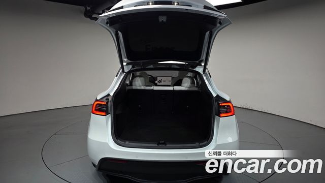 Tesla Model Y 2021 — photo 26