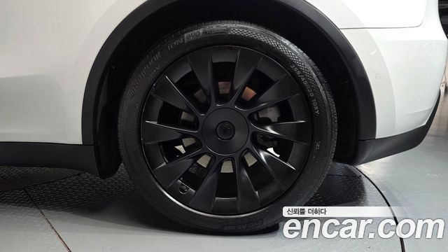 Tesla Model Y 2021 — photo 7