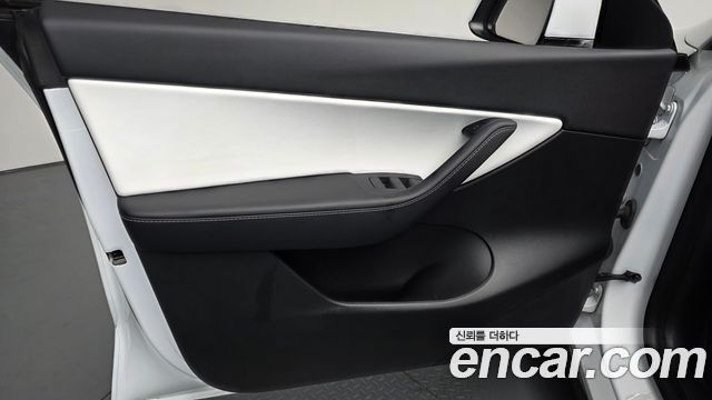 Tesla Model Y 2021 — photo 14