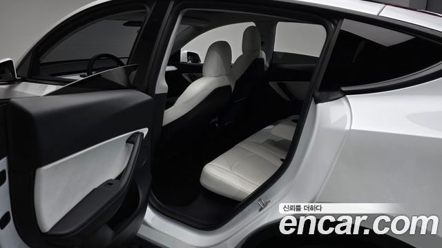 Tesla Model Y 2021 — photo 16