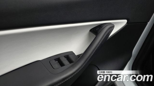 Tesla Model Y 2021 — photo 30